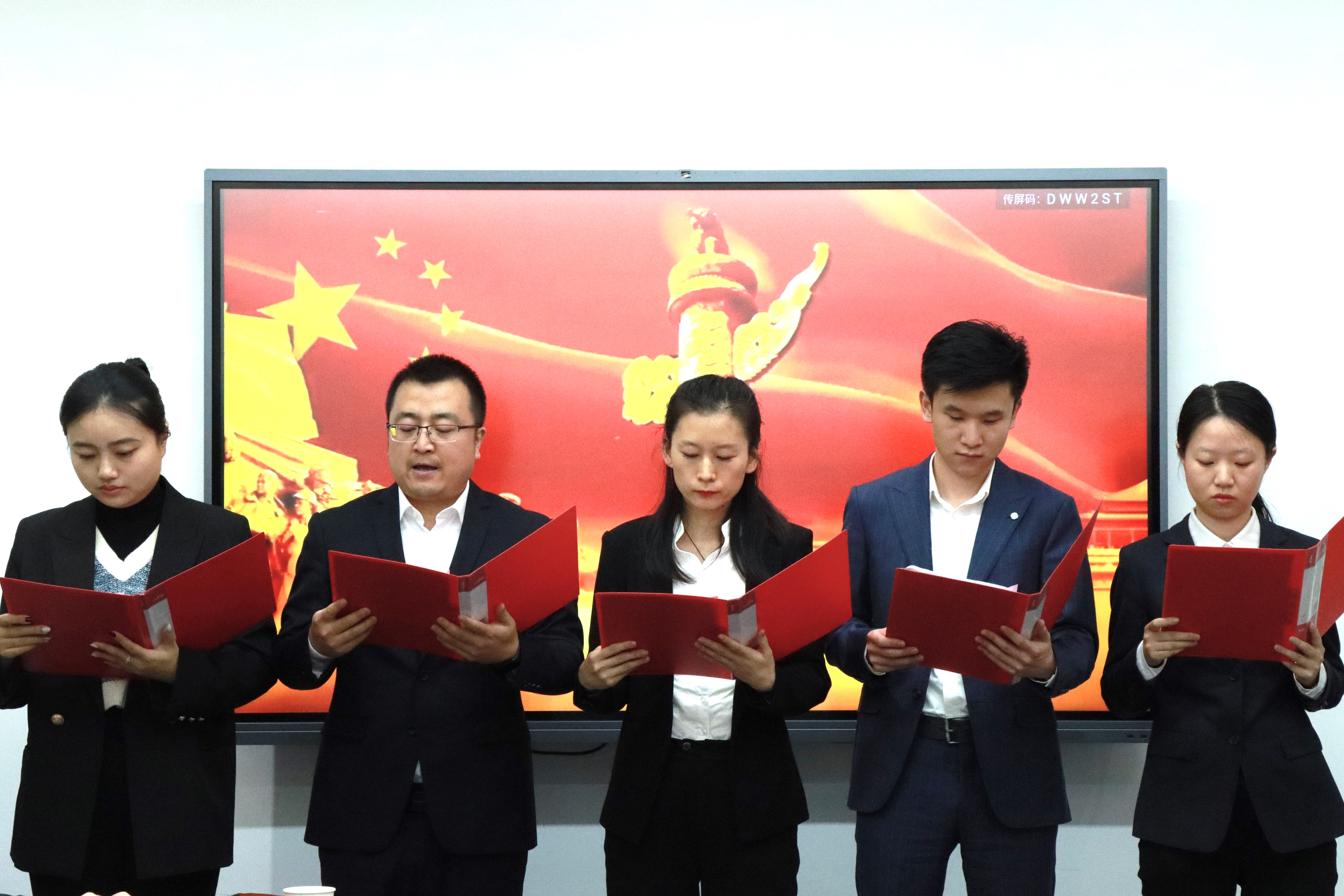 4.《回眸百年辛亥，弘扬建党伟业》张娟、崔丽鹏、邱若楠、王玲、马唯赫.jpg